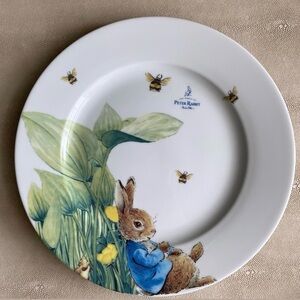 BEATRIX POTTER PETER RABBIT EASTER BUMBLEBEE MEADOW DINNER PLATES Set of 2 10.5”